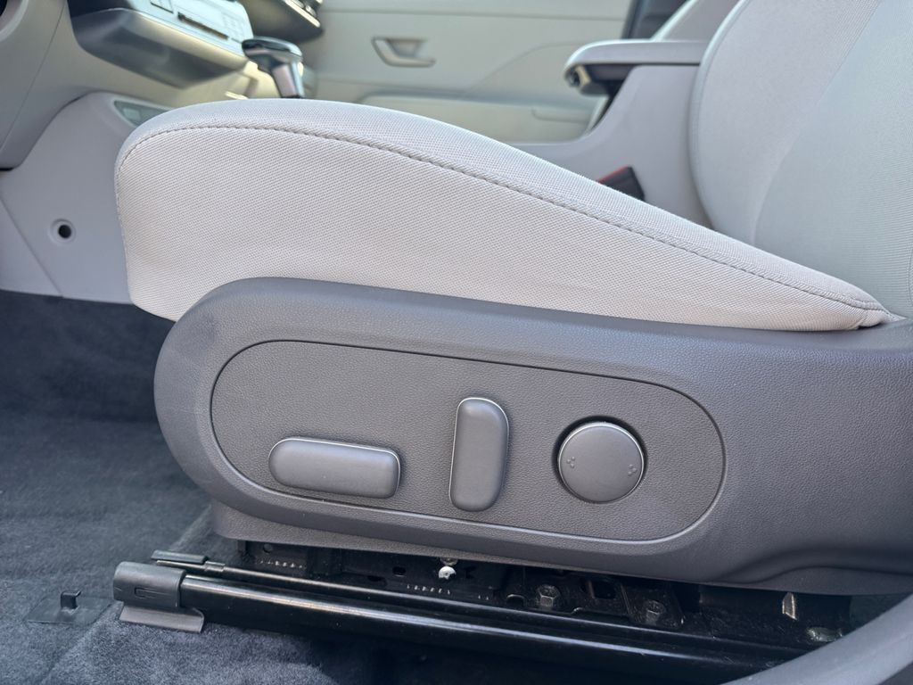 2025 Hyundai Kona SEL White at South Hills Kia