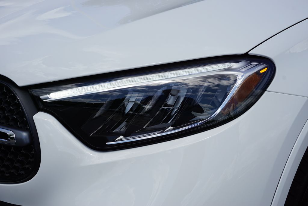 Thumbnail: 2025 Mercedes-Benz GLC - 11