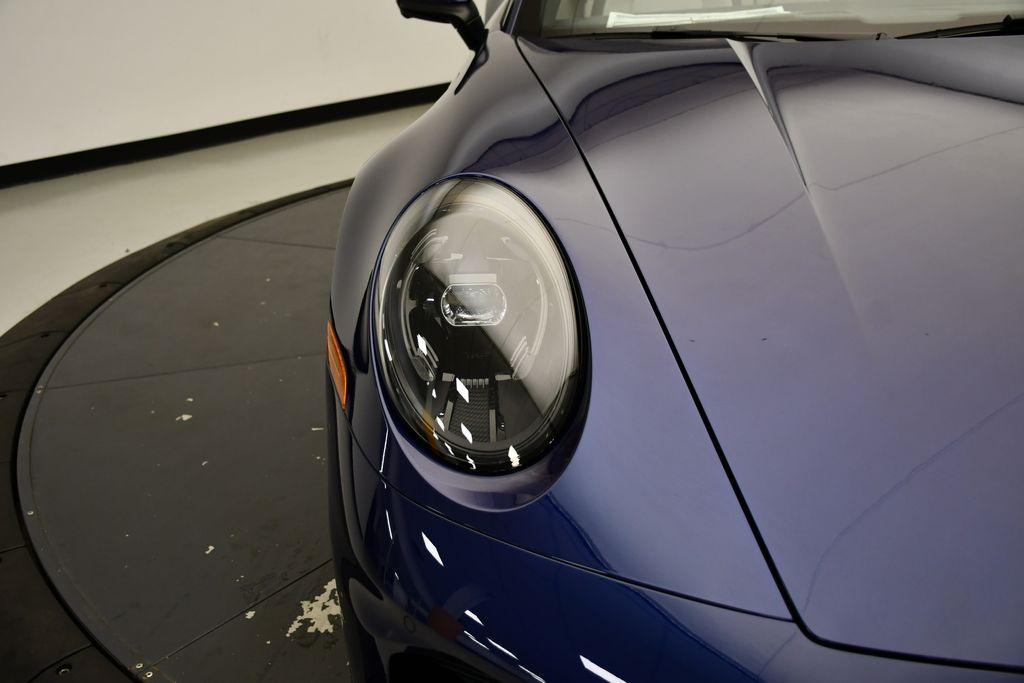 Thumbnail: 2026 Porsche 911 - 21