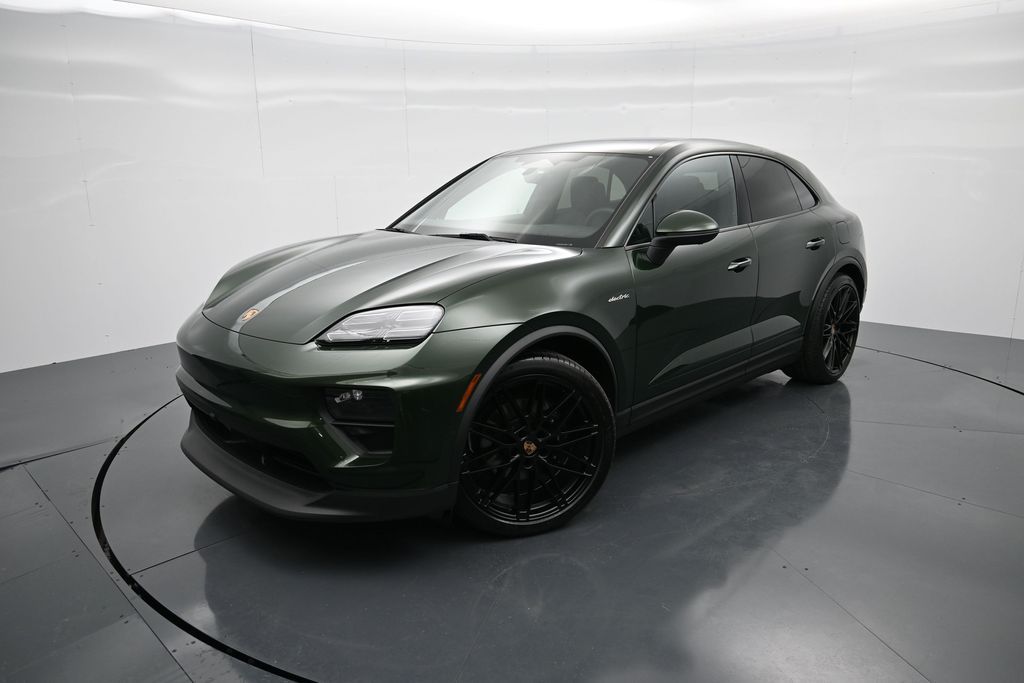 Oak Green Metallic Neo 2026 Porsche Macan AWD SUV / Crossover All-Wheel Drive Automatic