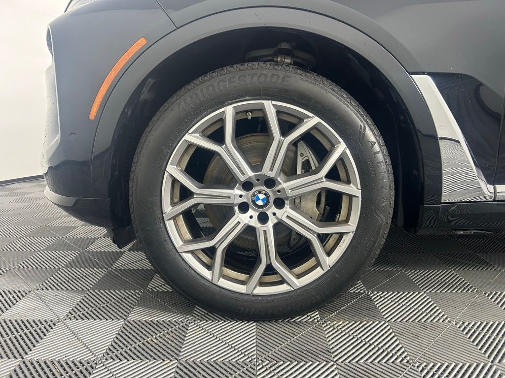 Thumbnail: 2024 BMW X7 - 9