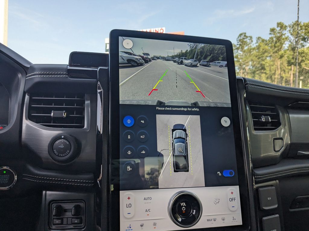 2025 Ford F-150 Lightning Platinum