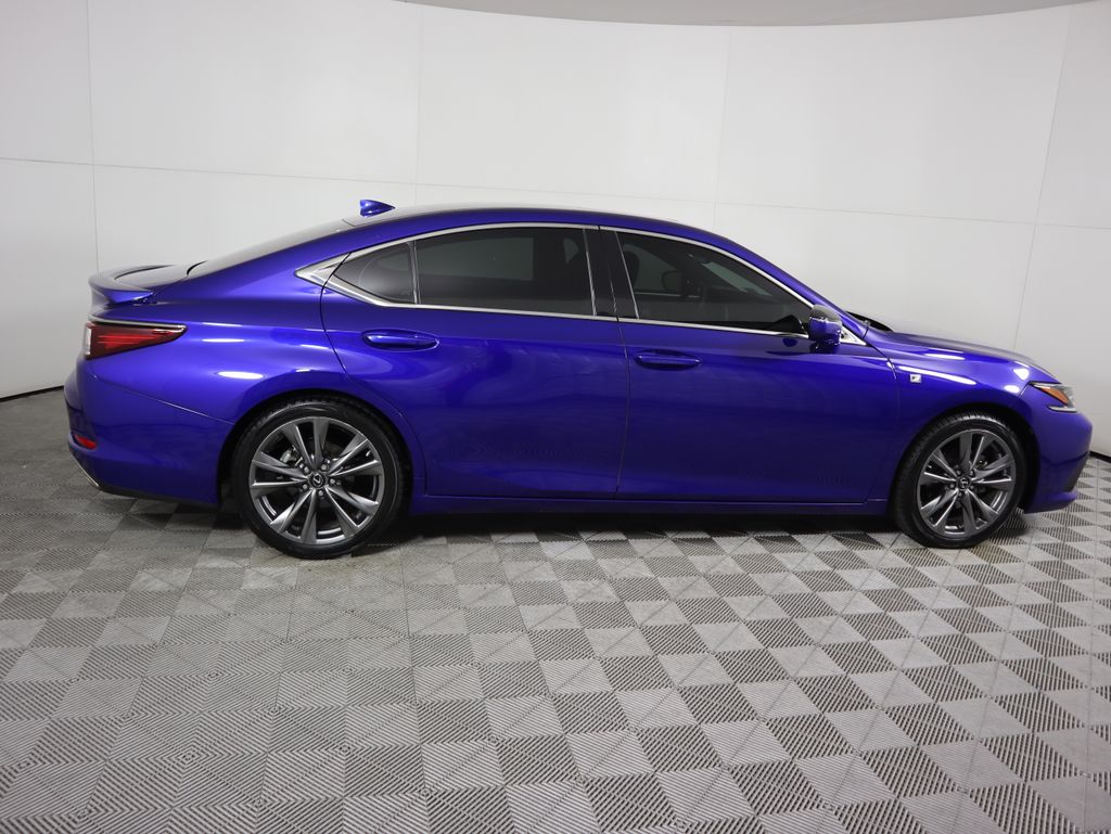 Thumbnail: 2019 Lexus ES - 4