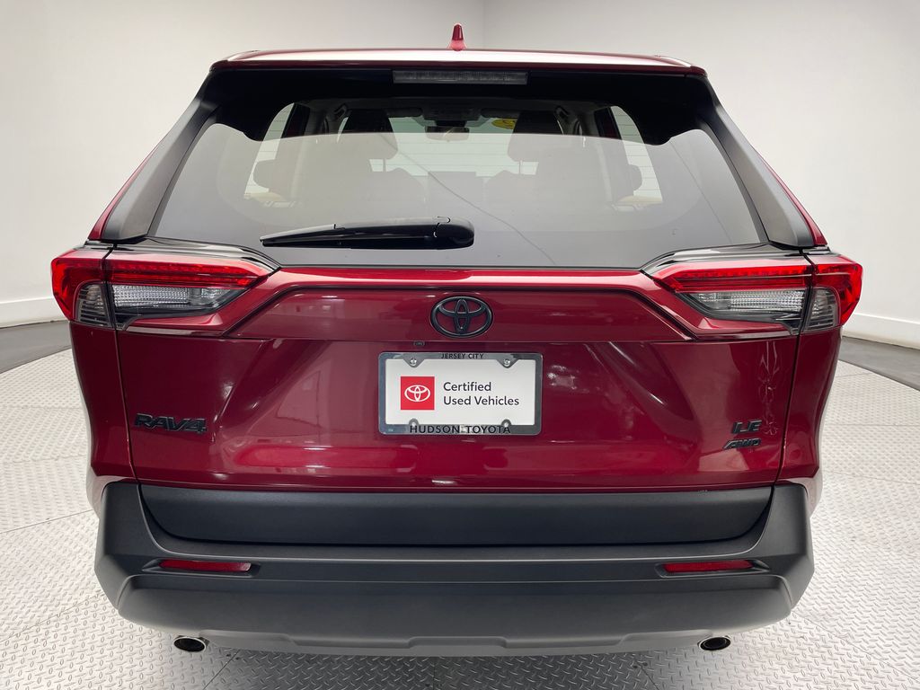2022 Toyota RAV4 LE 6