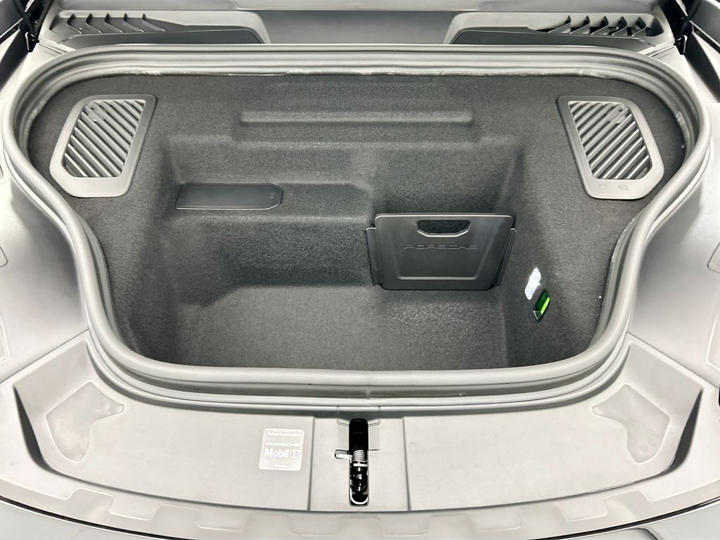 Thumbnail: 2025 Porsche Macan - 30