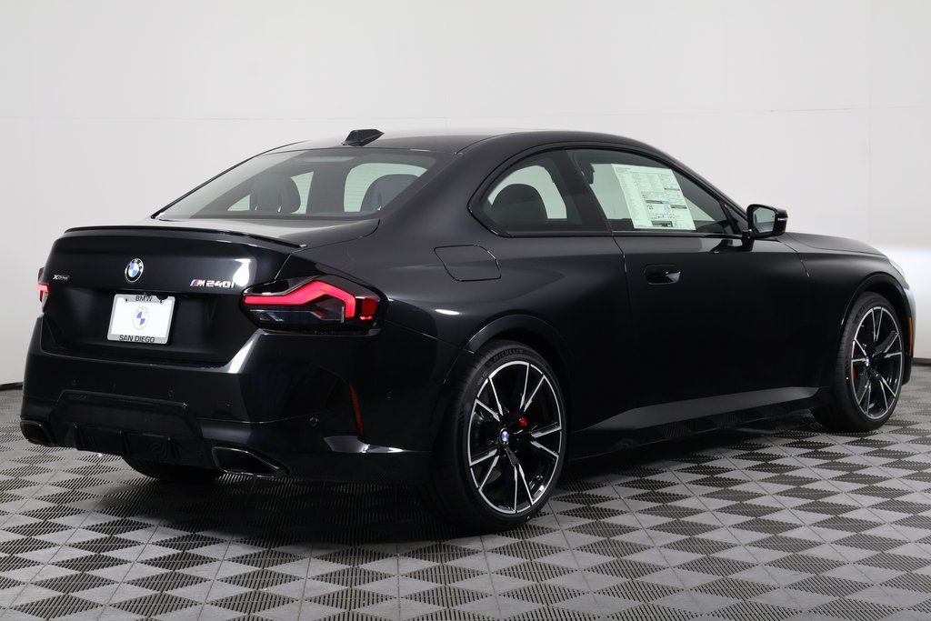 Thumbnail: 2025 BMW 2 Series - 2