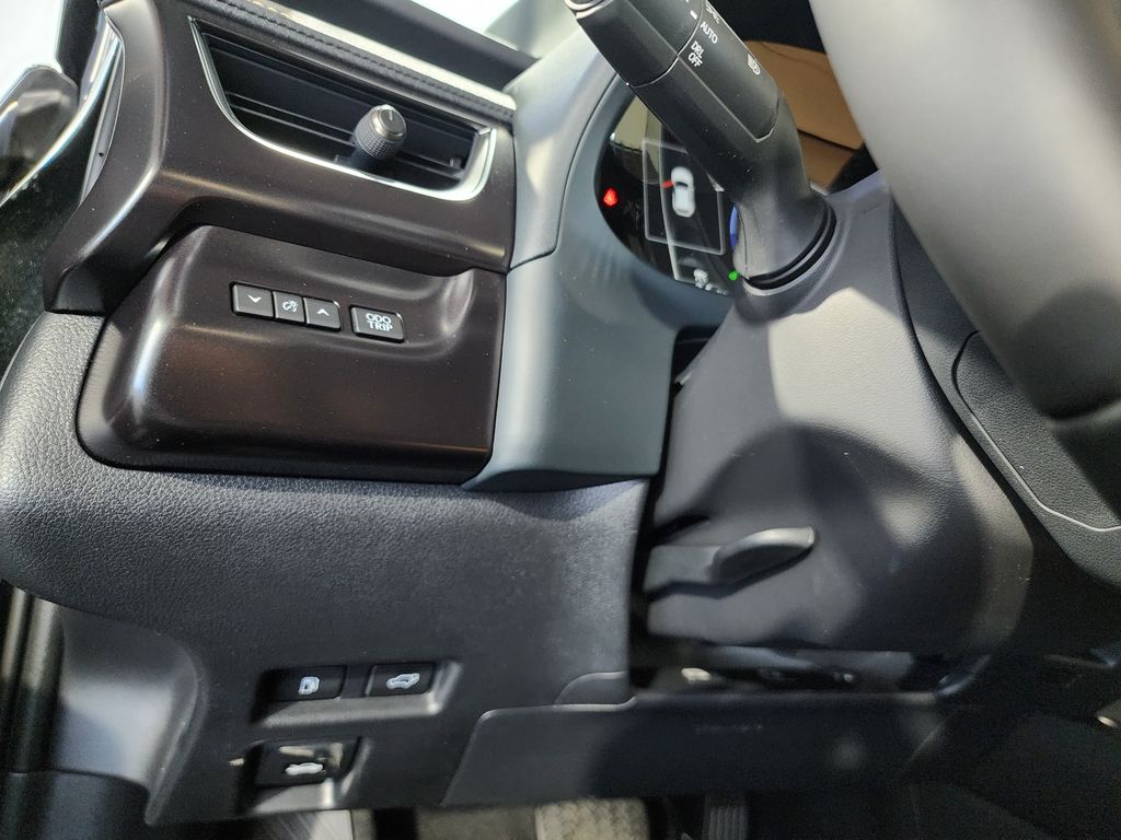 Thumbnail: 2026 Lexus UX - 14