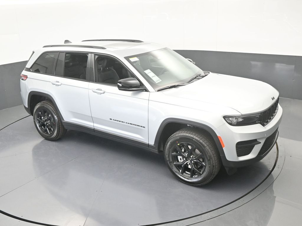 New 2025 Silver Zynith Jeep Altitude X image 47