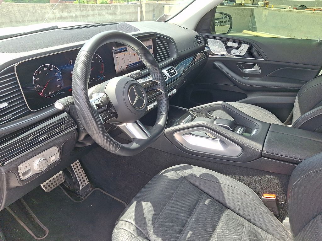 Thumbnail: 2024 Mercedes-Benz GLS - 4