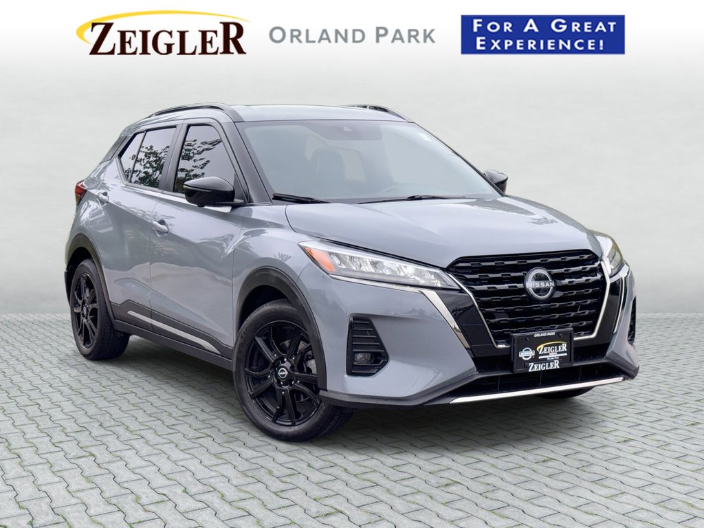 Boulder Gray Pearl 2024 Nissan Kicks SUV / Crossover Front-Wheel Drive Continuously Variable Transmission