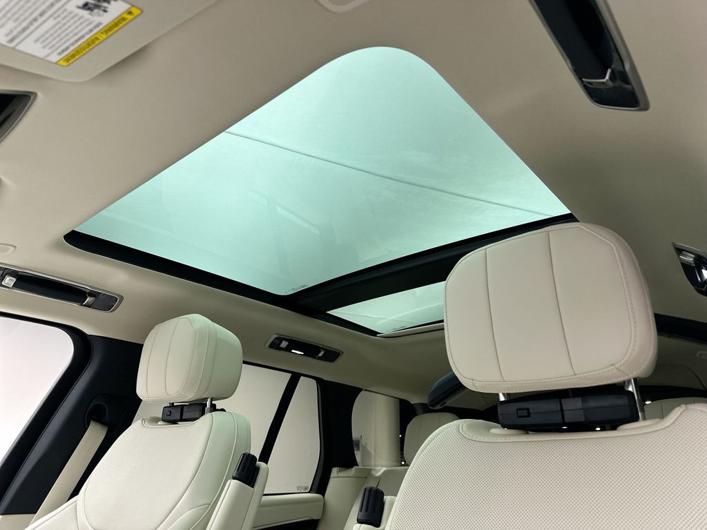 Thumbnail: 2026 Land Rover Range Rover - 19