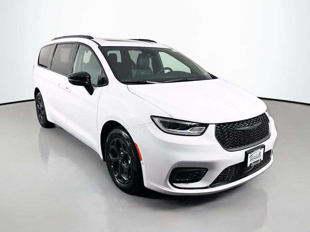 Bright White Clearcoat 2024 Chrysler Pacifica Hybrid Minivan Front-Wheel Drive Continuously Variable Transmission