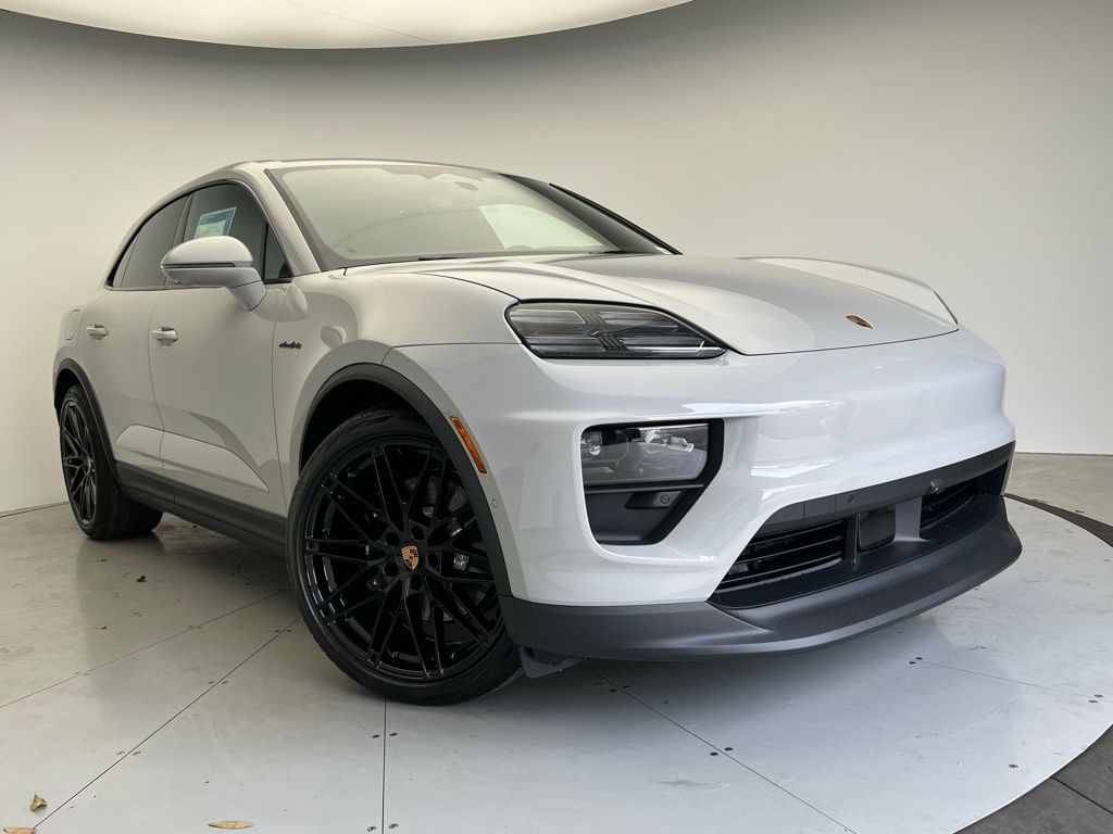 Thumbnail: 2026 Porsche Macan - 24