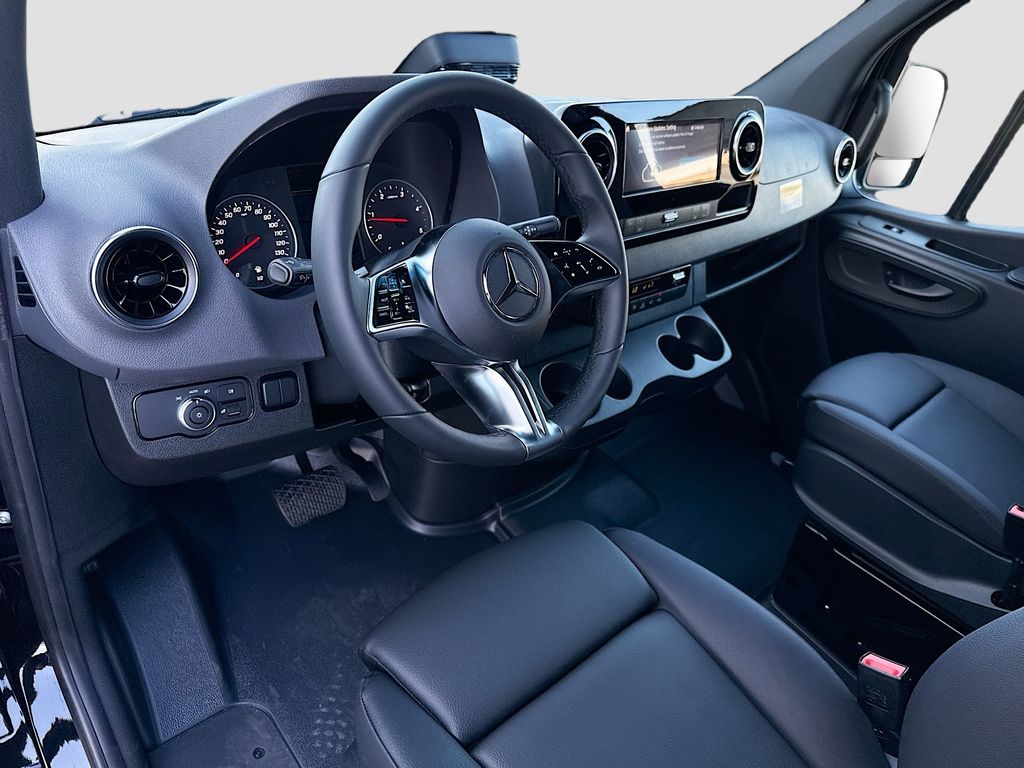 Thumbnail: 2026 Mercedes-Benz Sprinter - 10