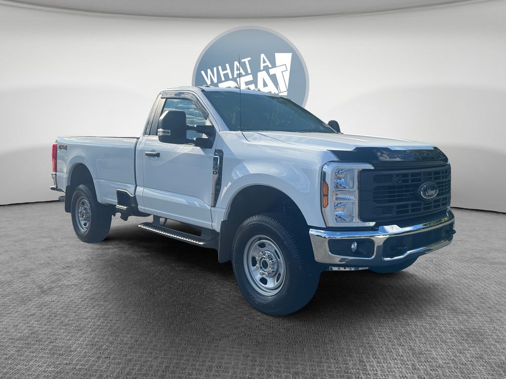 Oxford White 2026 Ford F-350 Super Duty Pickup Truck Four-Wheel Drive Automatic