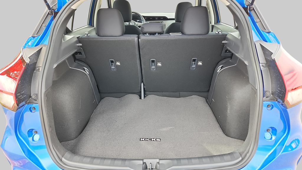 2025 Nissan Kicks Play