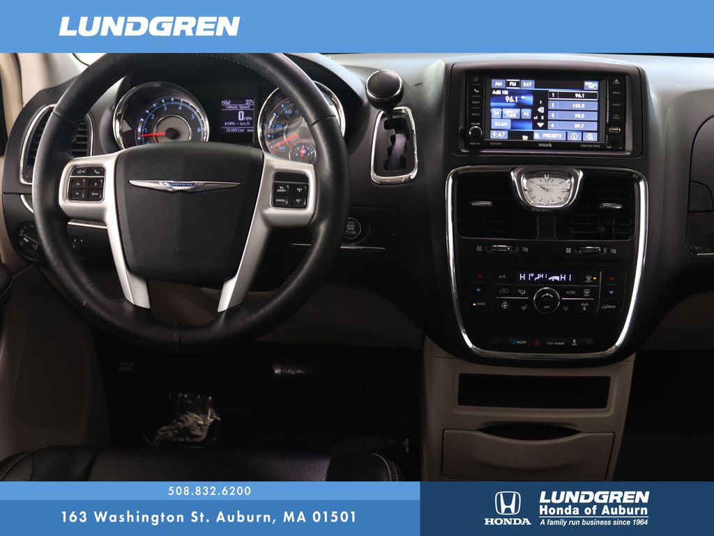 2016 Chrysler Town & Country Touring 4