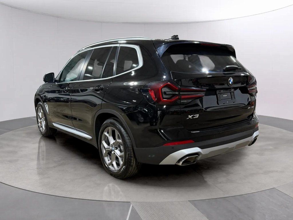 Used 2022 Black BMW xDrive30i image 5