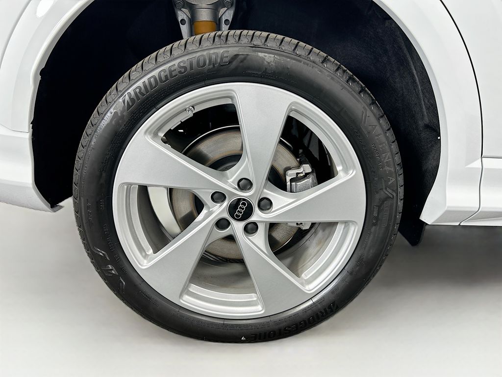 Thumbnail: 2025 Audi Q5 - 32