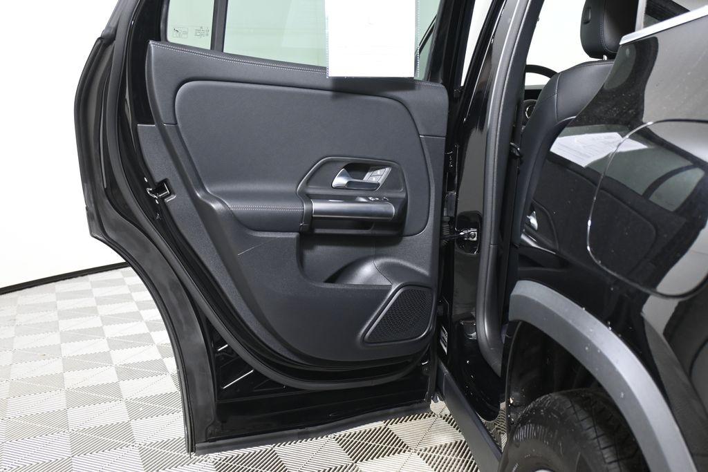 Thumbnail: 2025 Mercedes-Benz GLA - 30