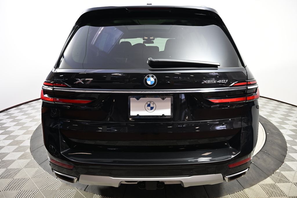 Thumbnail: 2024 BMW X7 - 4