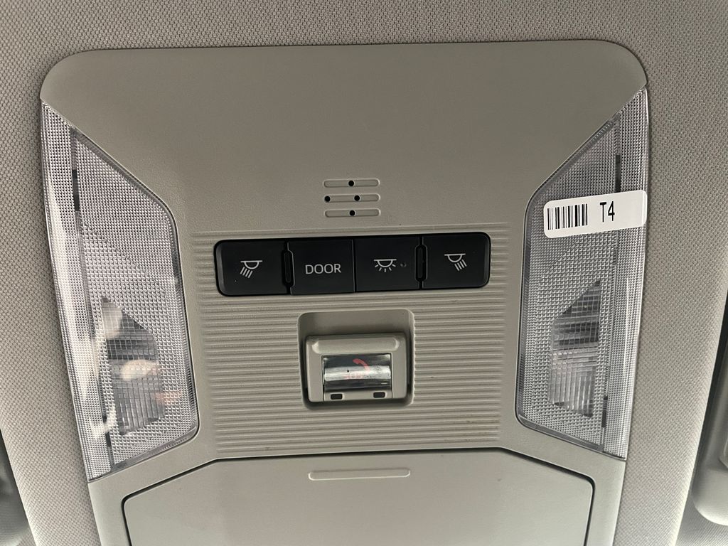 2022 Toyota RAV4 XLE 30