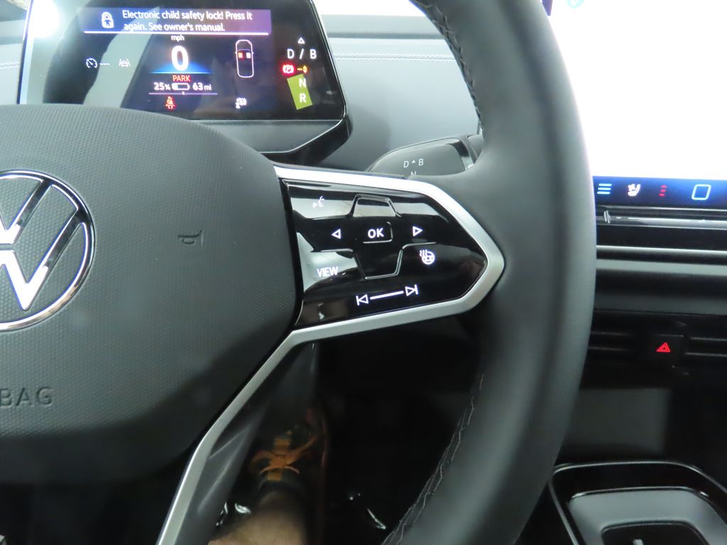2025 Volkswagen ID.4 Pro S 12