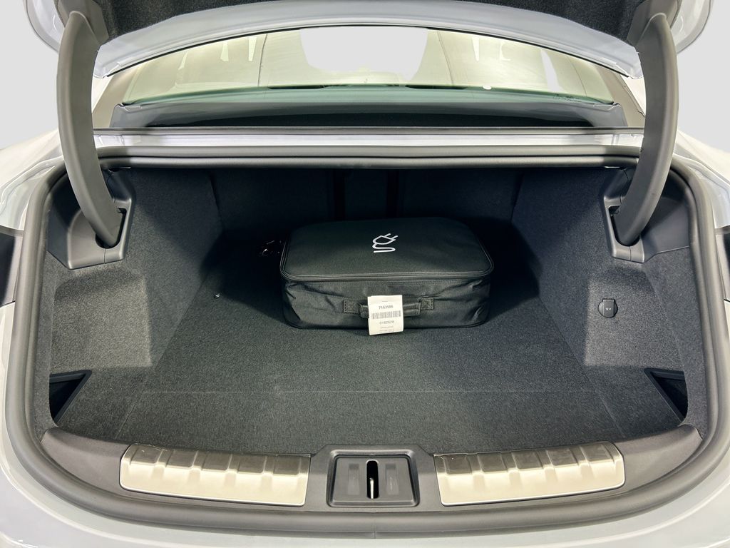 Thumbnail: 2026 Porsche Taycan - 29