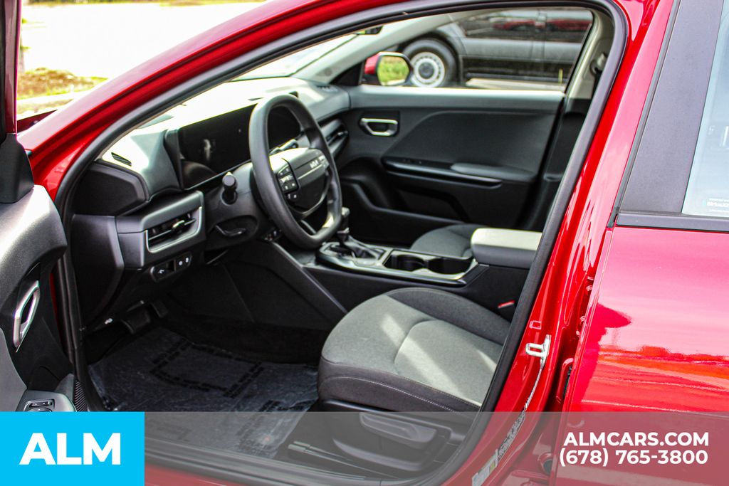 Used 2025 Red Kia LXS image 17