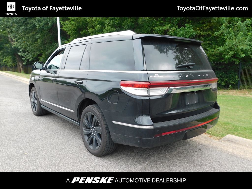 Thumbnail: 2022 Lincoln Navigator - 3