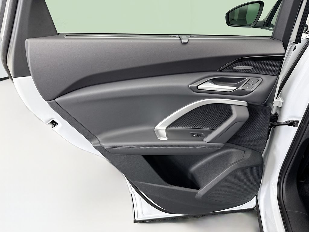Thumbnail: 2025 Audi Q5 - 26