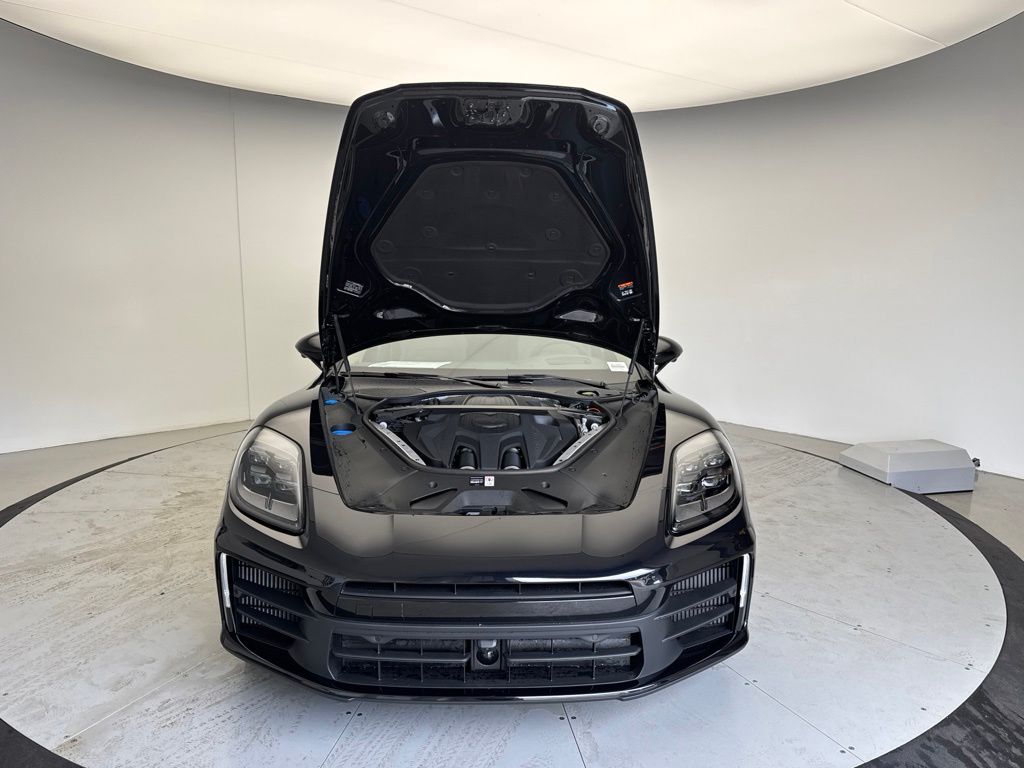 Thumbnail: 2026 Porsche Panamera - 10
