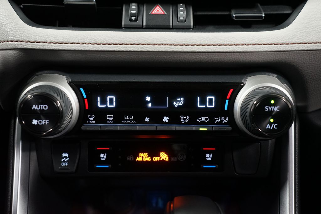 Thumbnail: 2024 Toyota RAV4 - 21