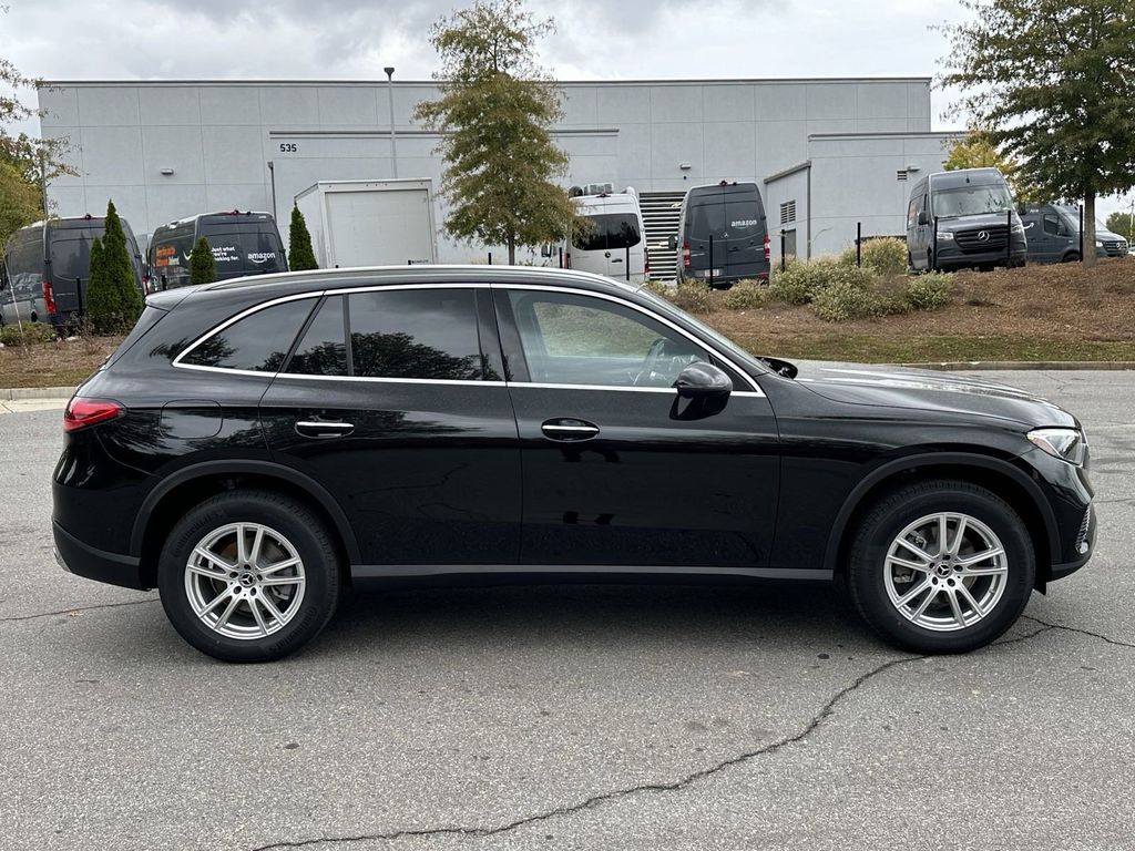 2025 Mercedes-Benz GLC GLC 300 9