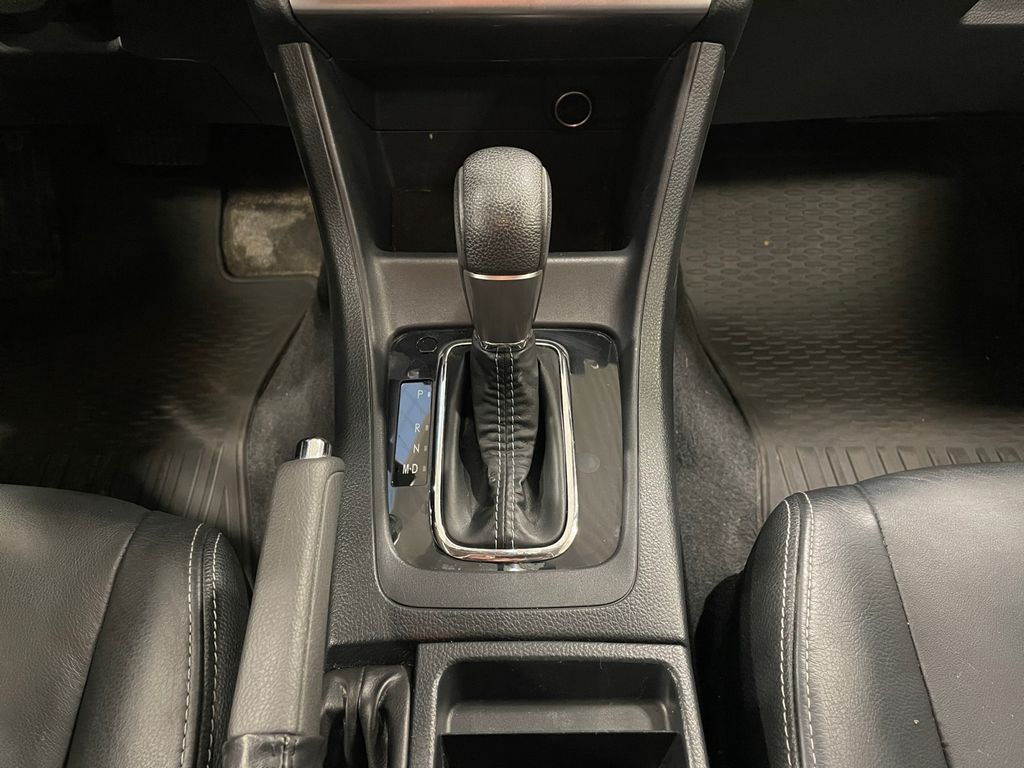 Used 2015 Ice Silver Metallic Subaru 2.0i Limited image 10
