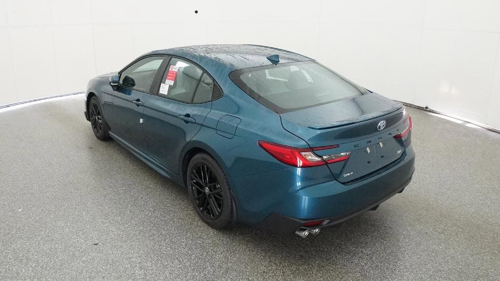 2025 Toyota Camry SE 12