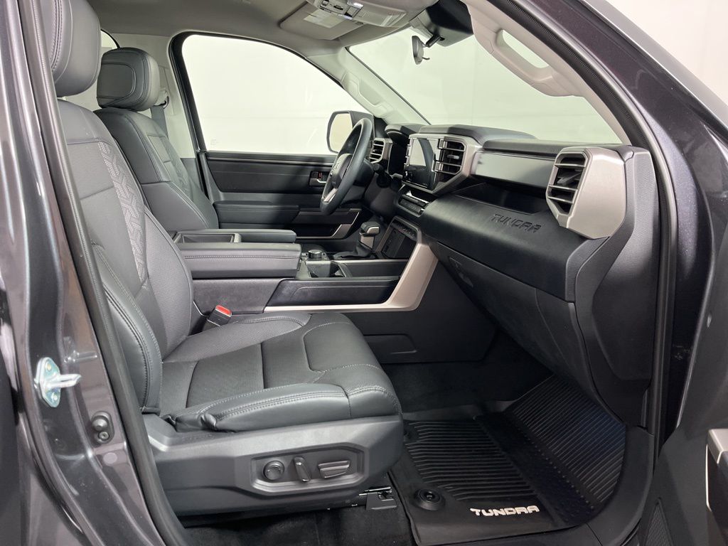 Thumbnail: 2024 Toyota Tundra - 10