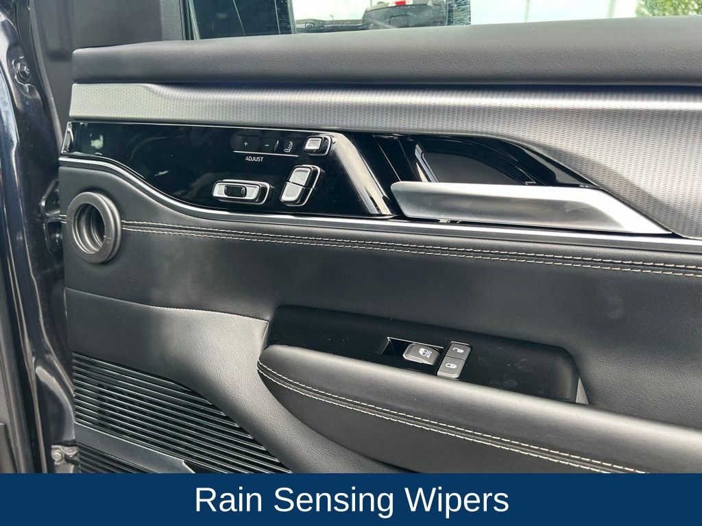 2023 Jeep Grand Wagoneer L Base
