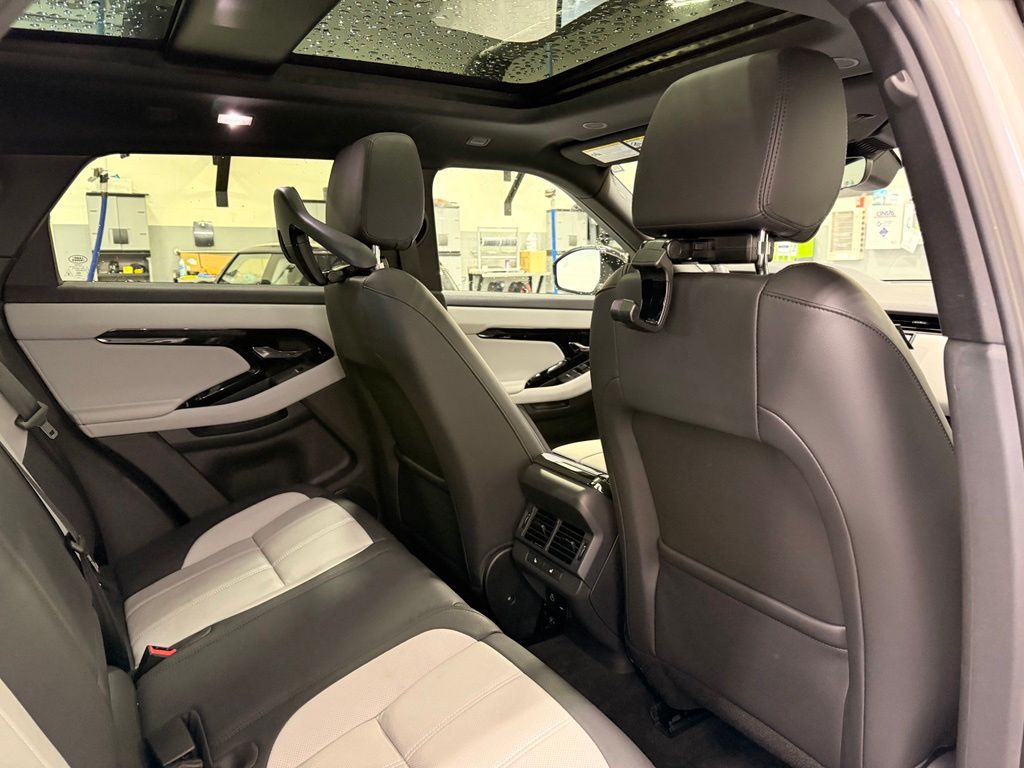 Thumbnail: 2026 Land Rover Range Rover Evoque - 25