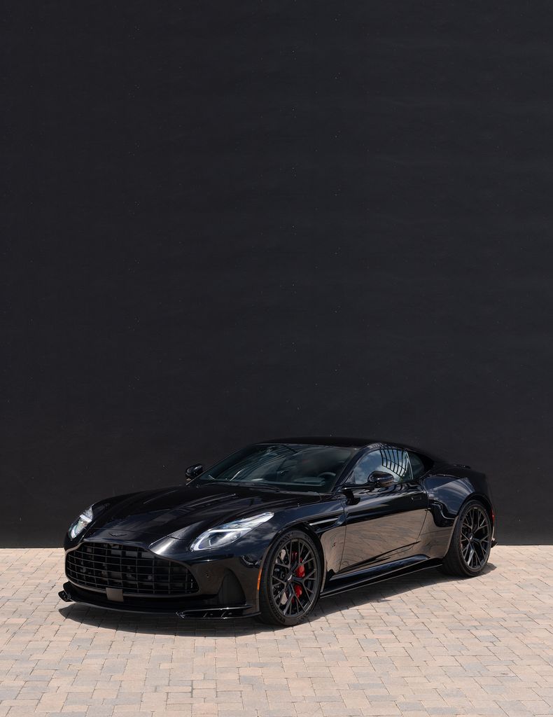 Aston Martin 2026 DB12 