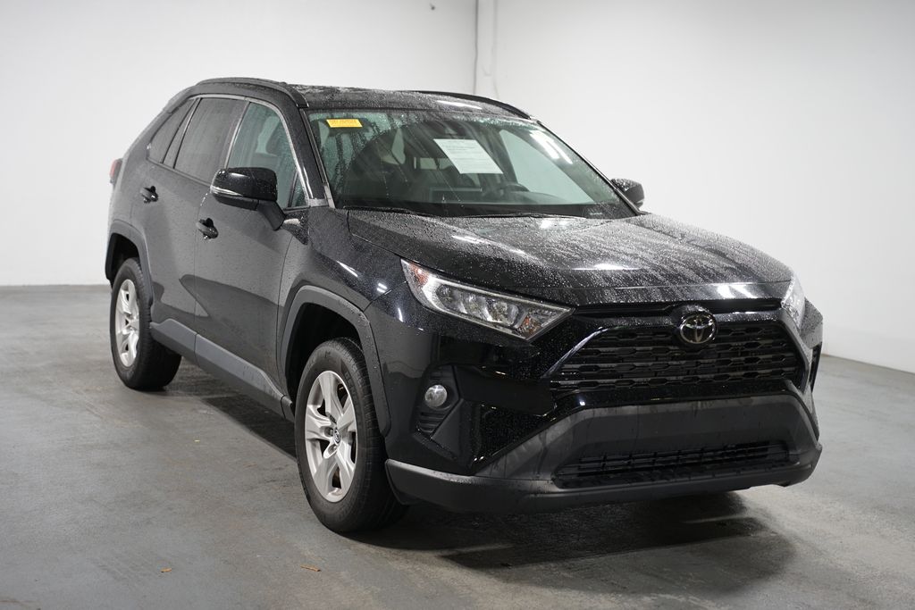 2020 Toyota RAV4 XLE 3