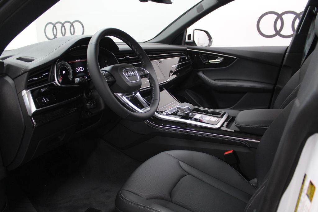 Thumbnail: 2026 Audi Q8 - 11