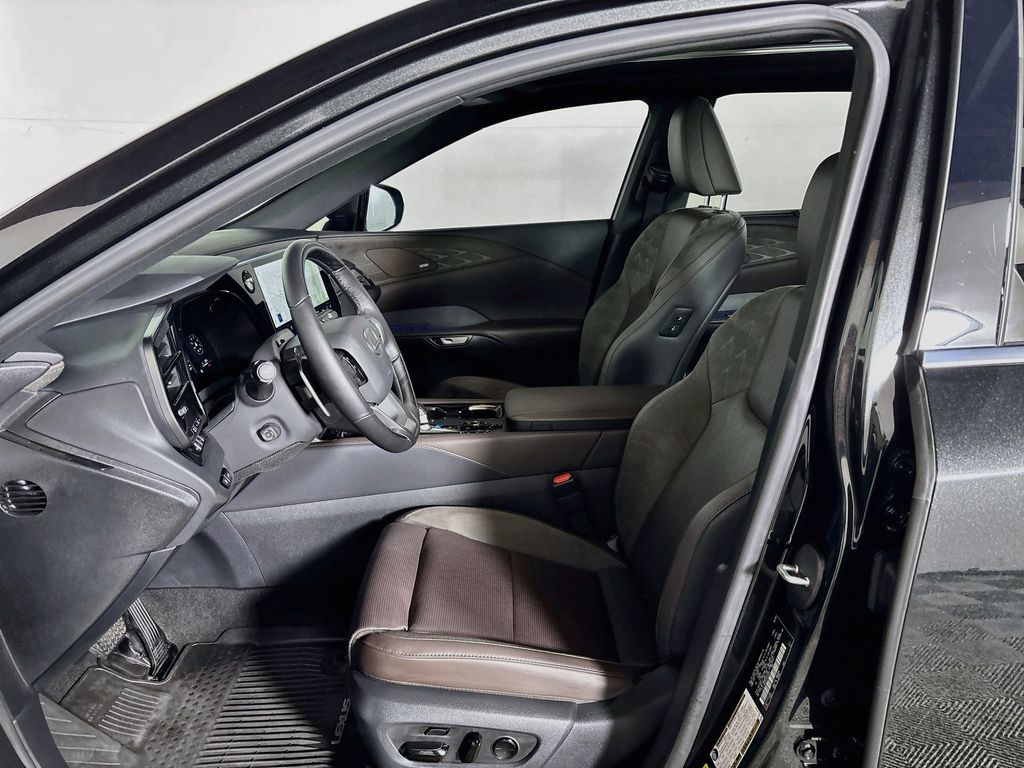 2025 Lexus RX 450h+ Luxury