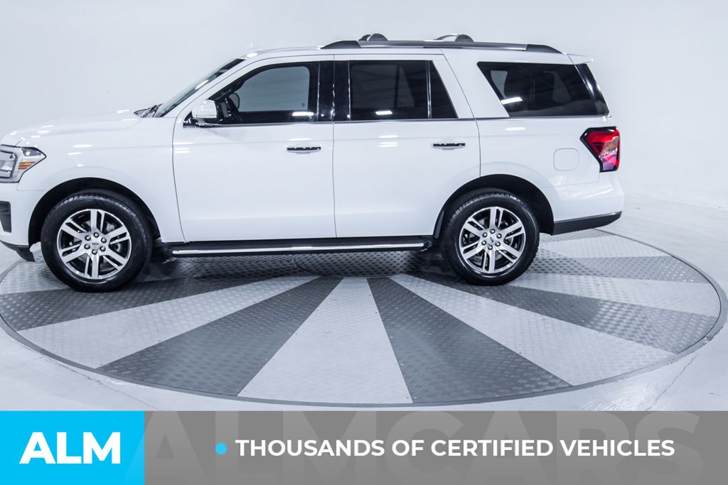 Used 2022 White Ford Limited image 4