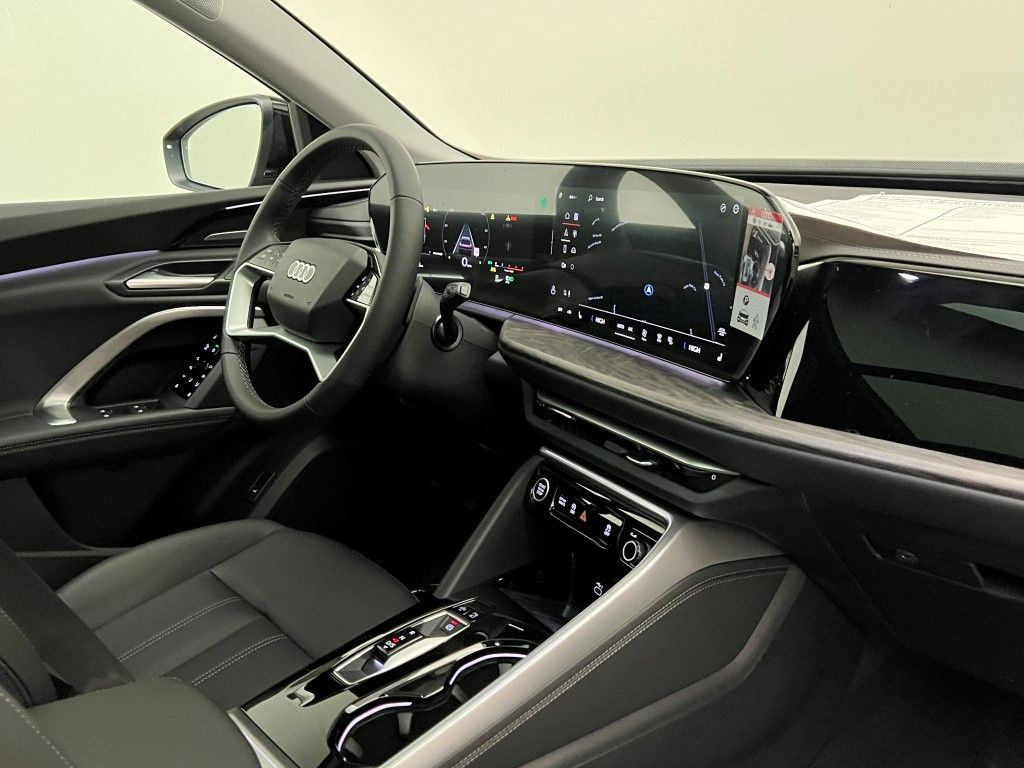 Thumbnail: 2025 Audi Q5 - 15