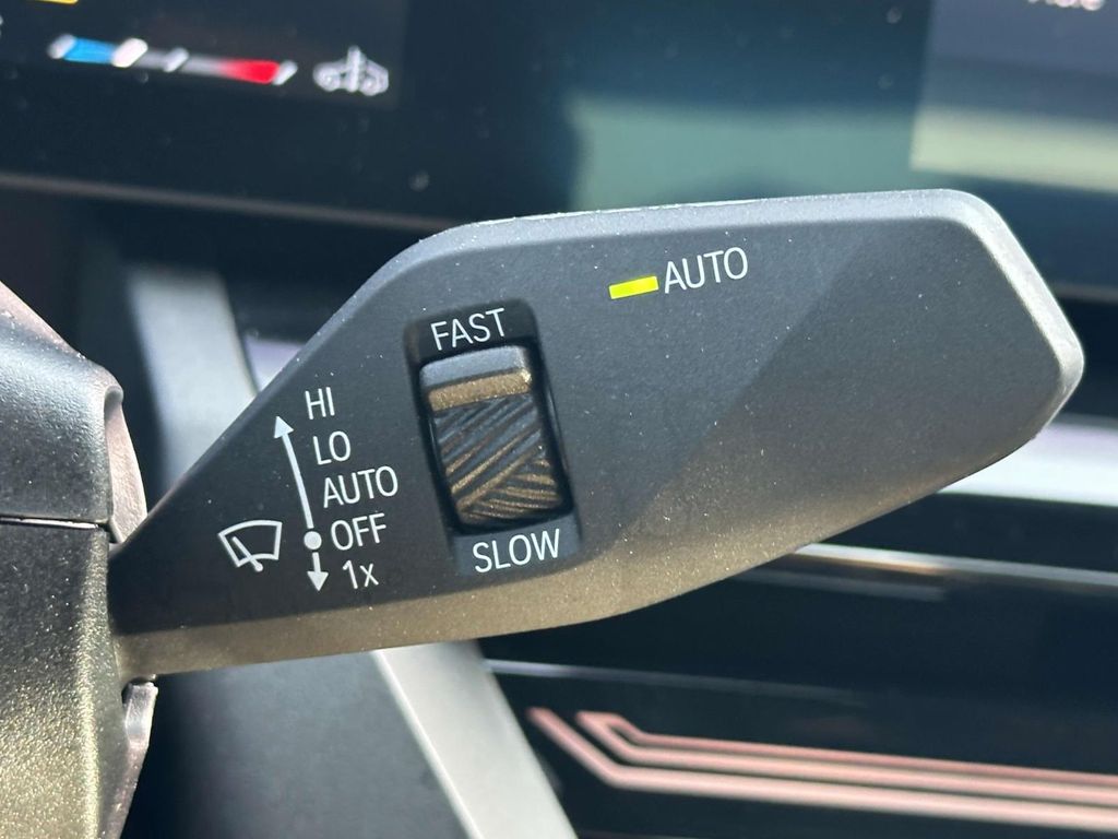 2024 BMW 5 Series 530i xDrive 15