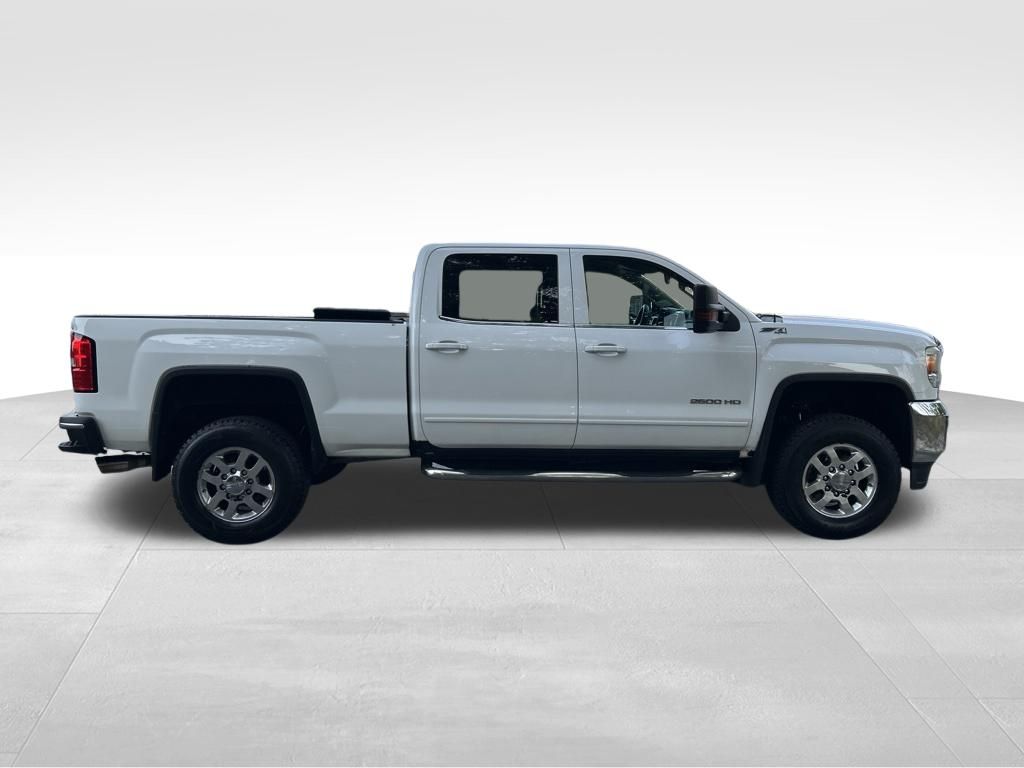Used 2015 White GMC SLE image 6