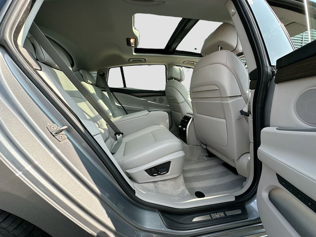 Used 2012 Gray BMW 550i xDrive Gran Turismo image 28