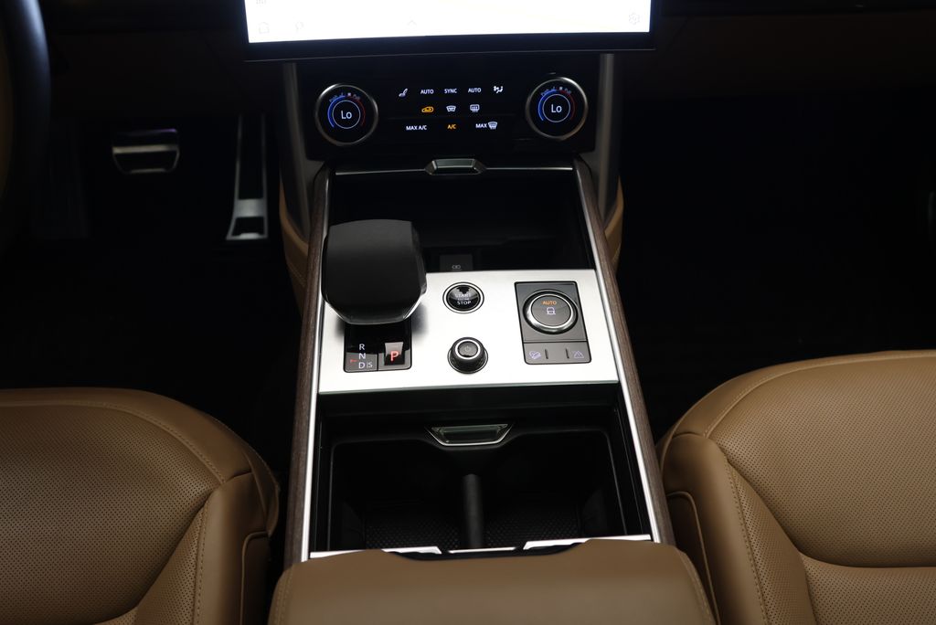 Thumbnail: 2023 Land Rover Range Rover - 24