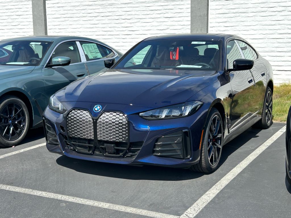 Thumbnail: 2025 BMW i4 - 2